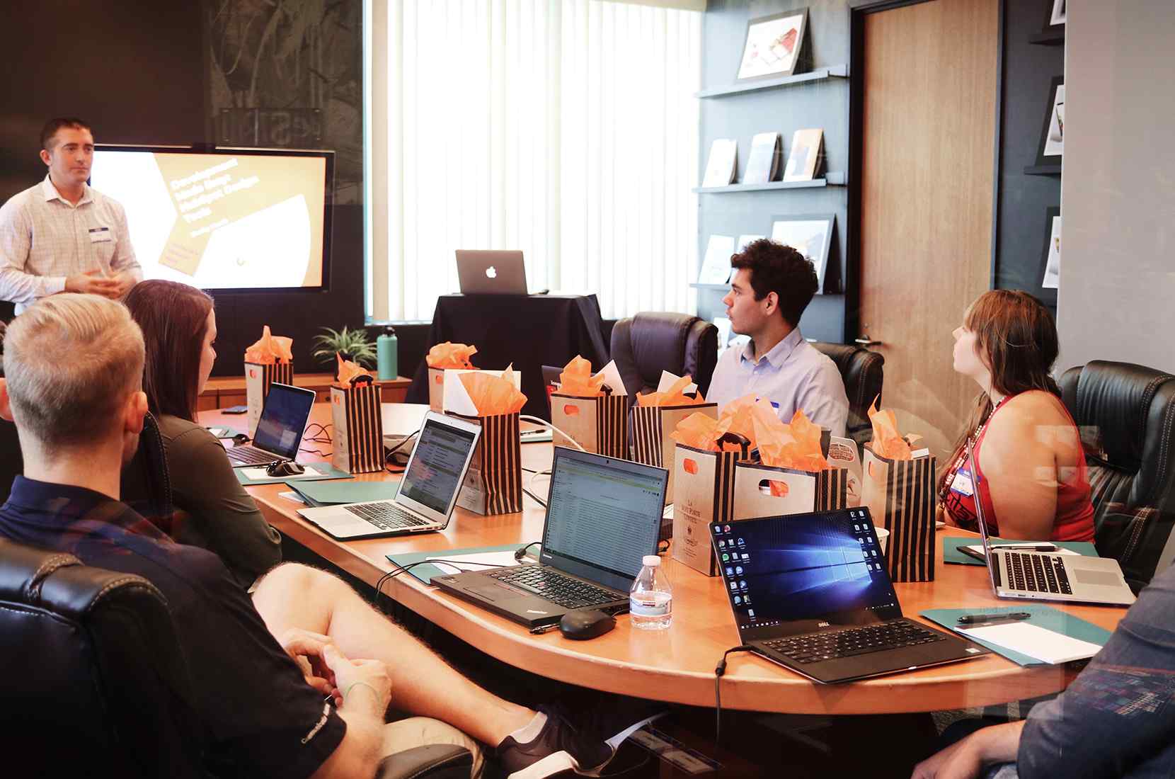 https://hasiad.org/wp-content/uploads/2020/08/background_video_01.jpg
