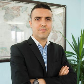 https://hasiad.org/wp-content/uploads/2022/09/Sinan-Gumus-edit-320x320.jpg